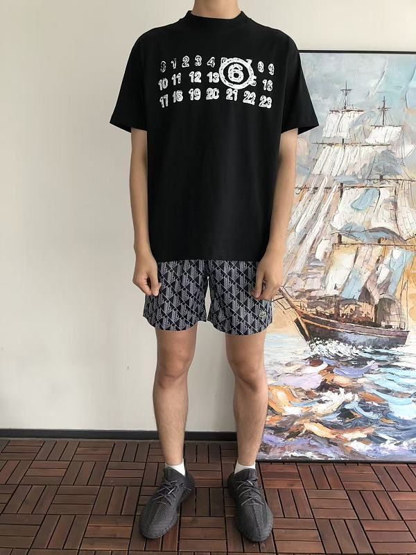 M Is N M R Ie A T-shirt · 3