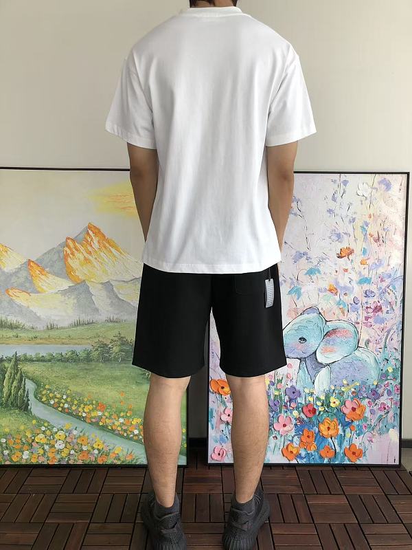 K T T-shirt · 4
