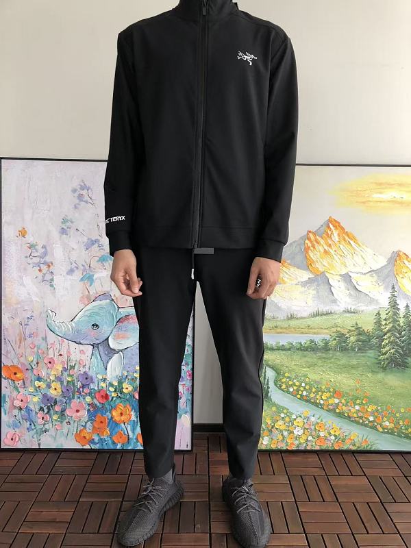 A T Yx Sweater Trousers · 4
