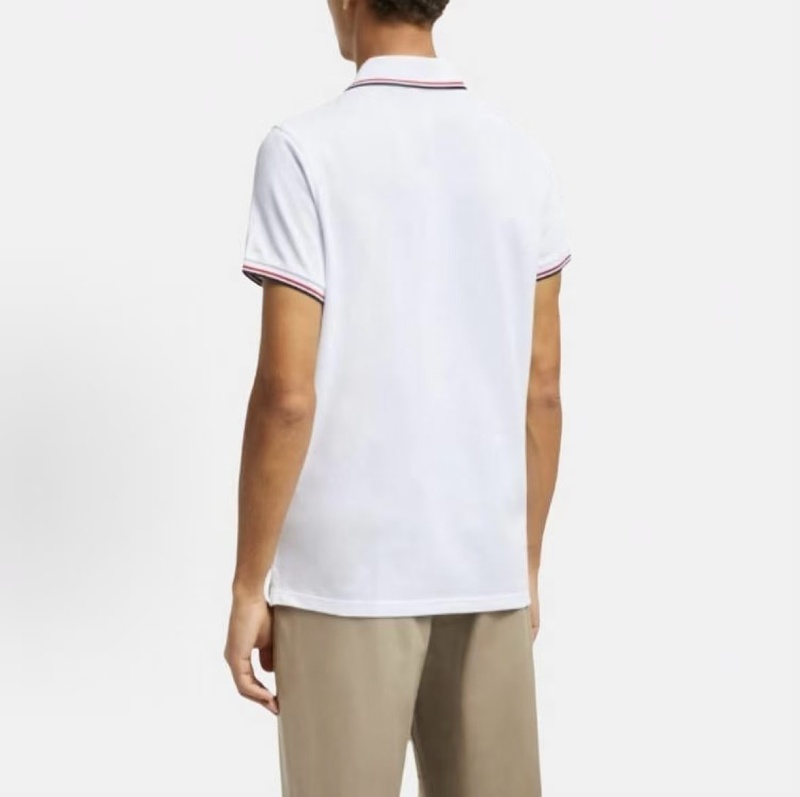M R T-shirt · 4