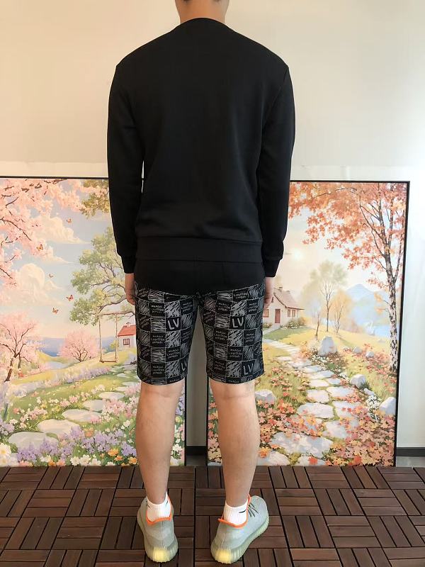 L C St Sweater · 5