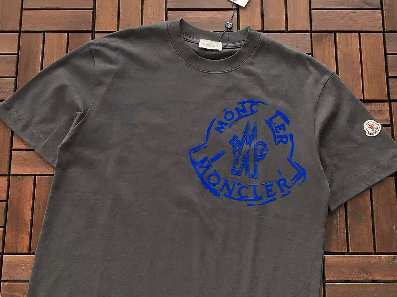 M R T-shirt 12