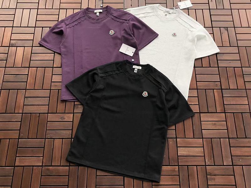 M R T-shirt · 6