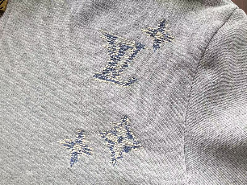 L Hoodie 12