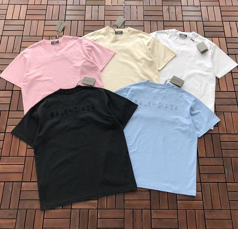B L Ia A T-shirt · 6