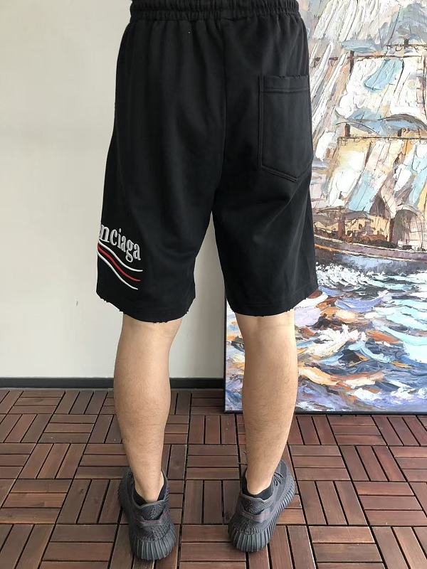 B L Ia A Shorts · 4