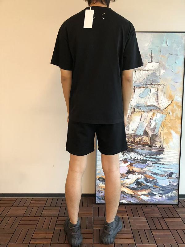 M Is N M R Ie A T-shirt · 4