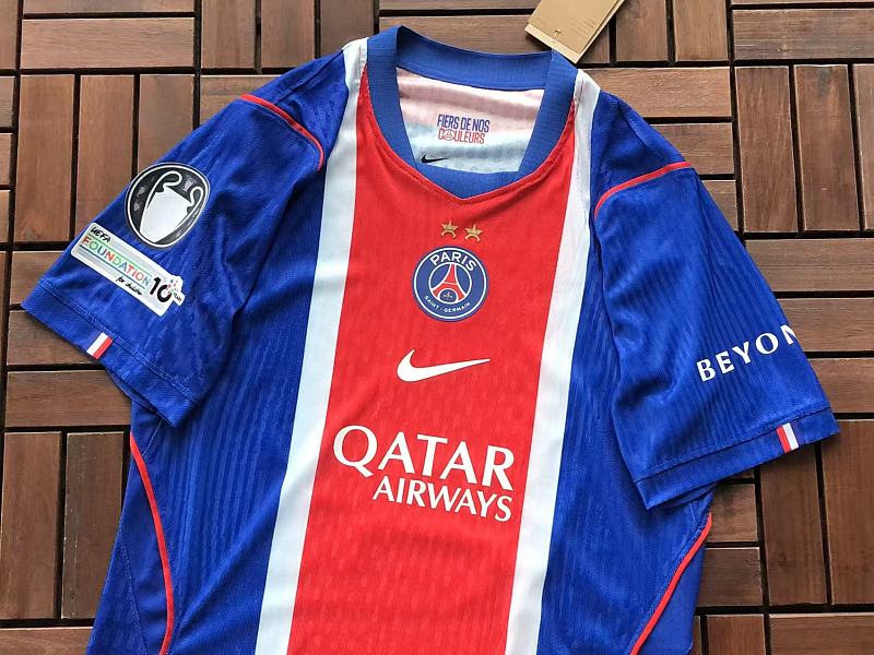 Football T-shirt · 6