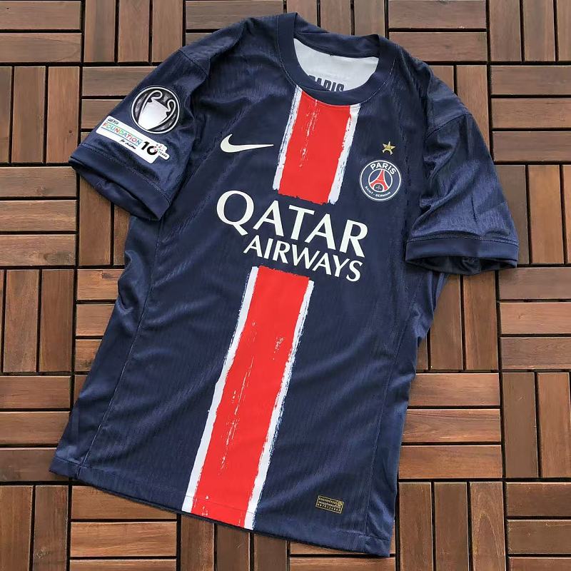 Football T-shirt · 4