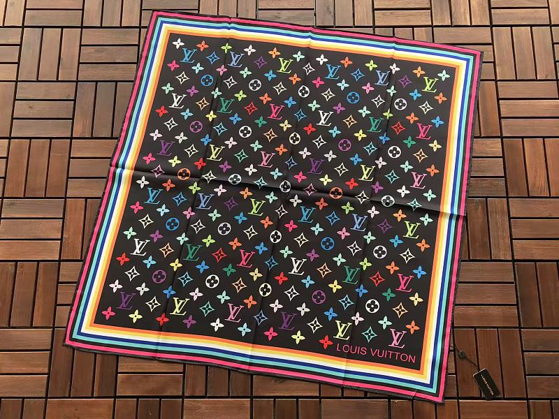 L Scarf · 5