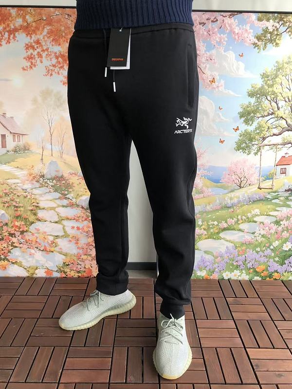 A T Yx Trousers · 4