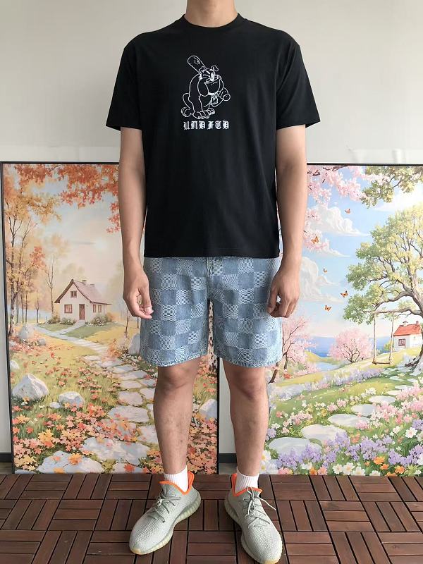 Undefeated T-shirt · 4