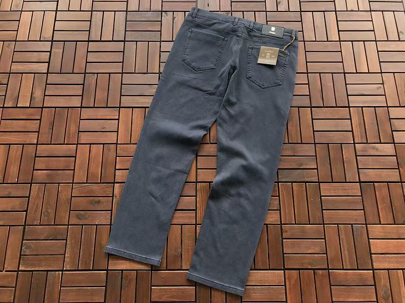 Br N L O C Ci L I Jeans · 6