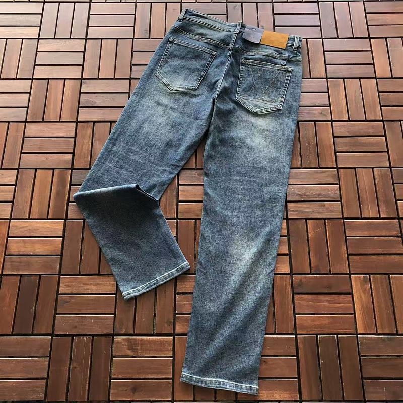 L Jeans · 5