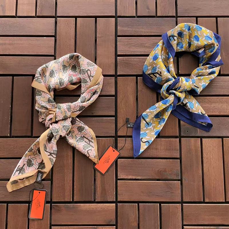 H R E Scarf · 2