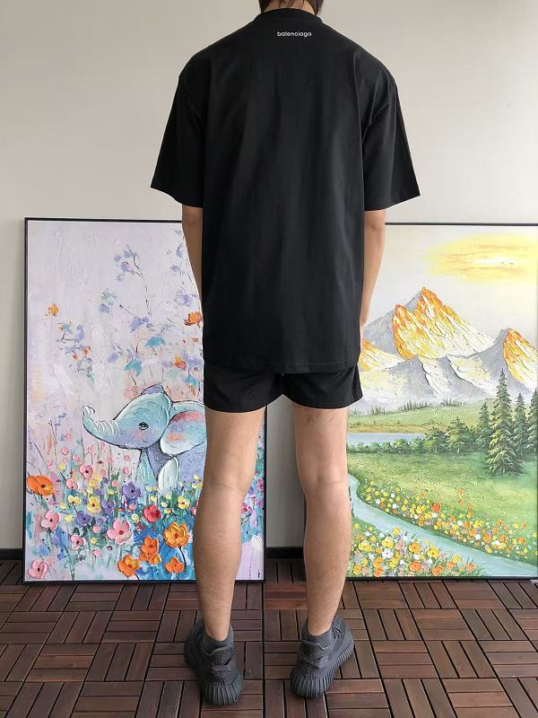 B L Ia A T-shirt · 4