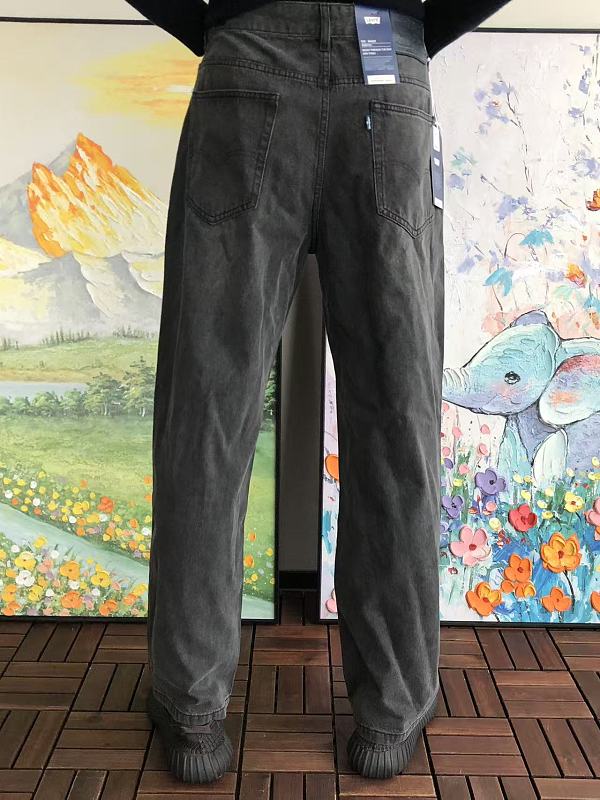 Le Is Jeans · 4