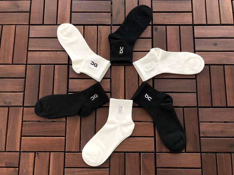 On Ru I G Socks 3