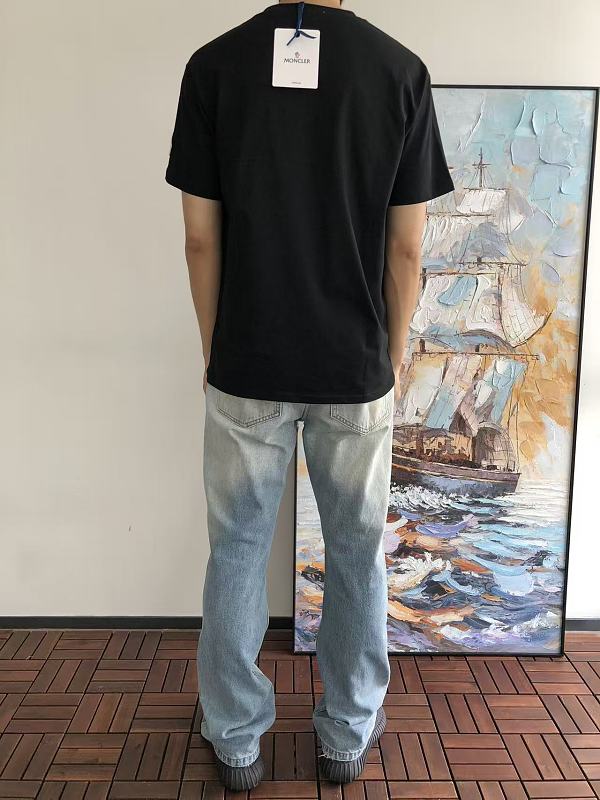 M R T-shirt 4