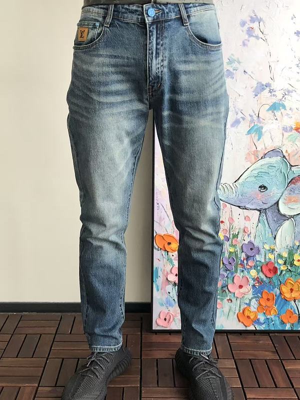 L Jeans · 3