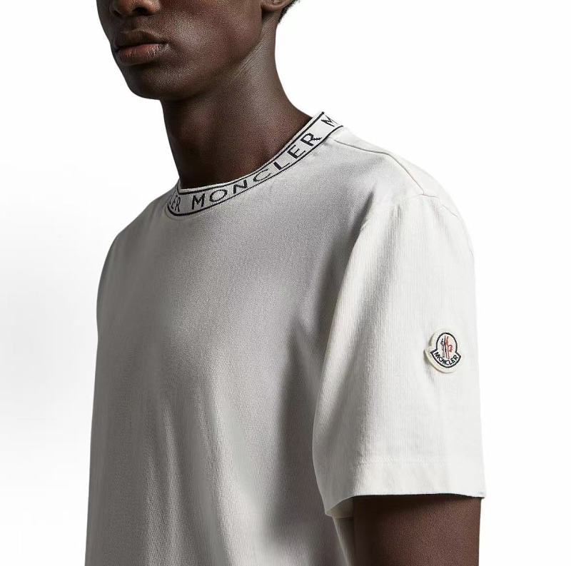M R T-shirt · 5