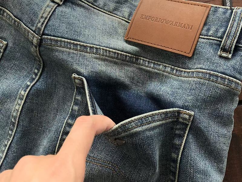 E P R A M N Jeans 11