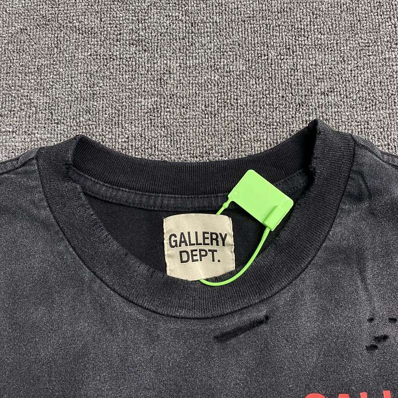 Gallery Dept. T-shirt · 4