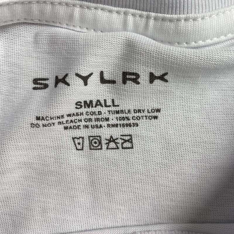 Skylrk T-shirt · 4