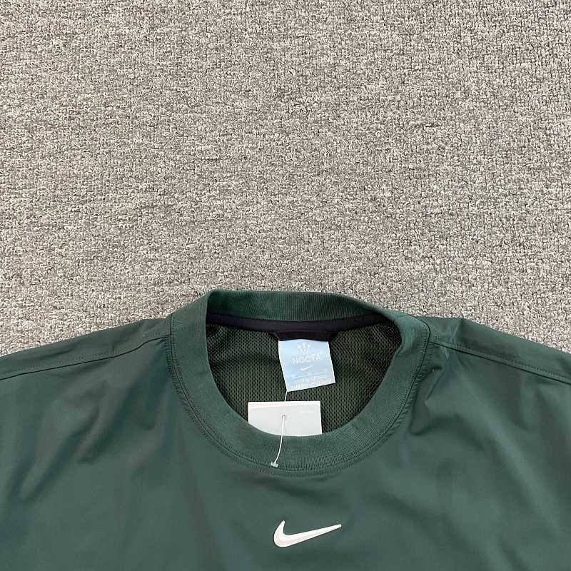 Nike T-shirt · 5