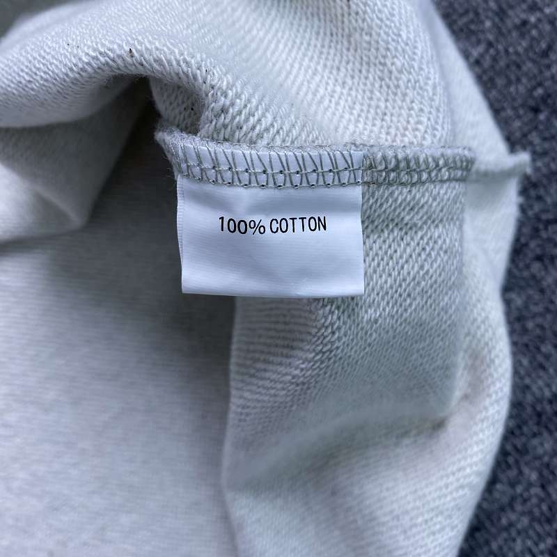 Saint Vanity Crewneck · 3