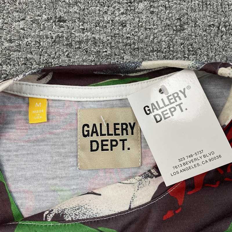 Gallery Dept. T-shirt · 3