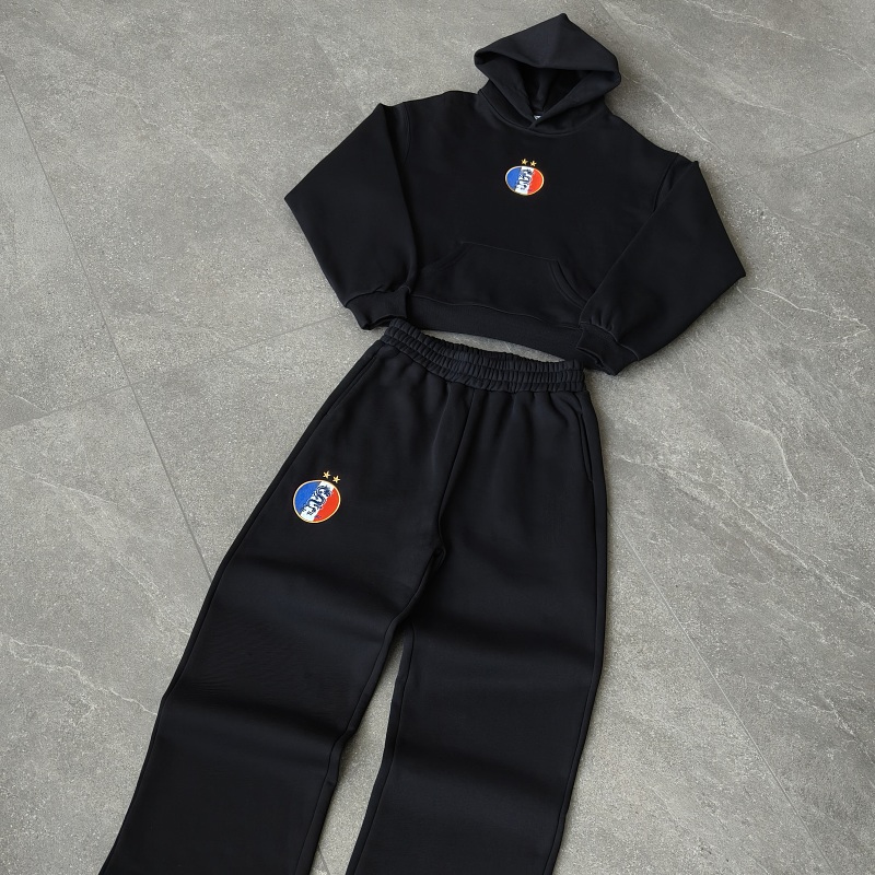 Heavyweight Crest Tracksuit - France Exclusive 4