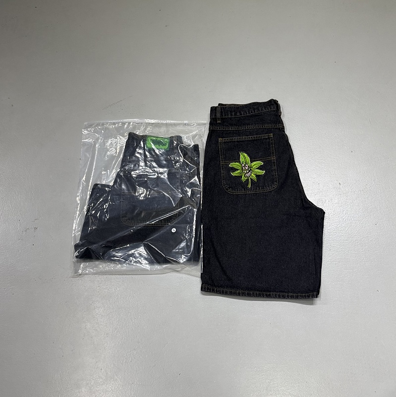 Poser Leaf Embroidered Denim Shorts 3