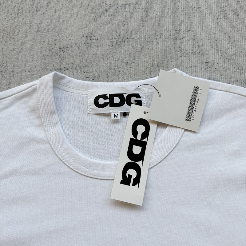 Comme des Garcons Small Logo T-shirt 6
