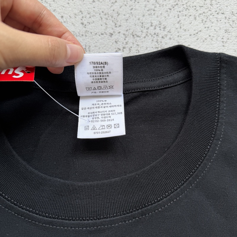 60￥ Supreme Tee 5
