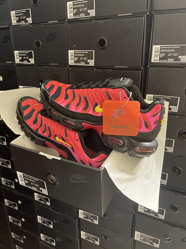 Supreme Nike TN Shoes Red 3