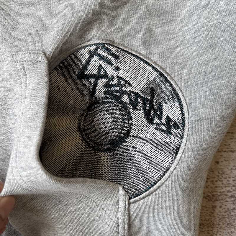 Episodes Tracksuit 12
