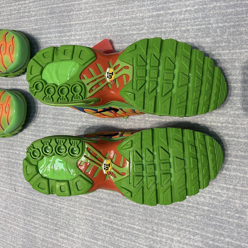 Supreme Nike TN Shoes 6