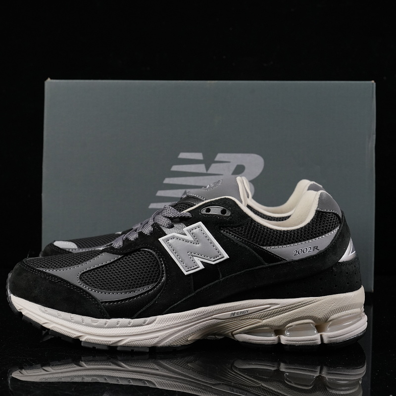New Balance NB 2002R -m2002rnc