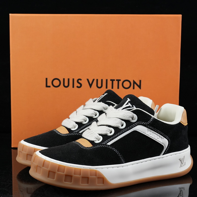 1AJ730 Louis Vuitton Tilted