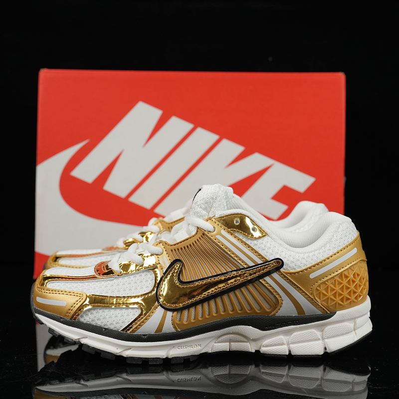 Nike Wmns Air Zoom Vomero 5 'Metallic Gold'