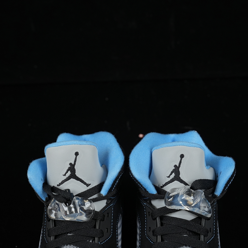 Air Jordan 5 Retro Gs 'Black Carolina / Unc' 2026