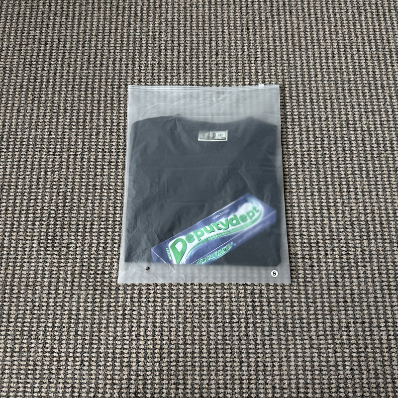 Tee · 4