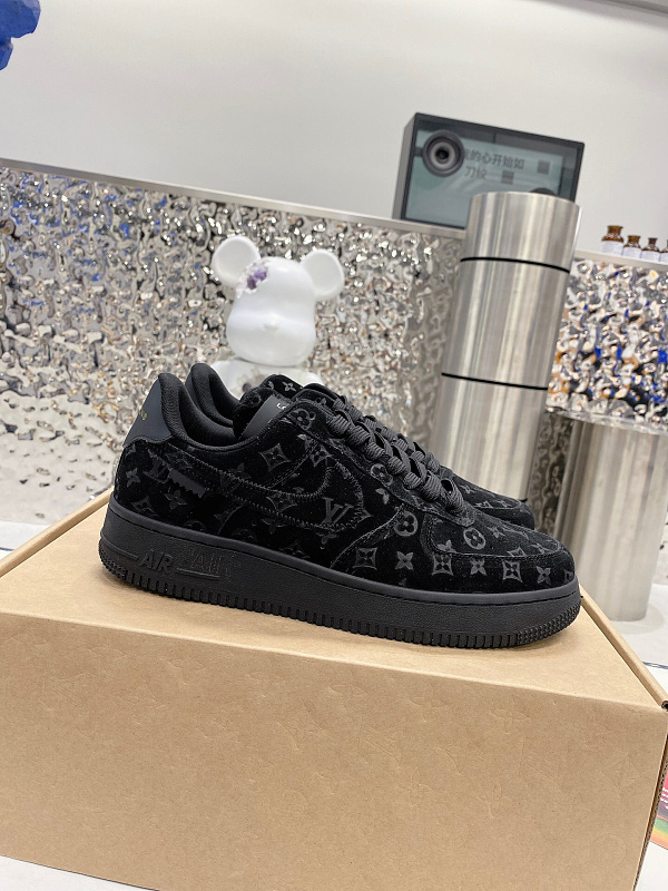 Louis Vuitton X Nik* 5