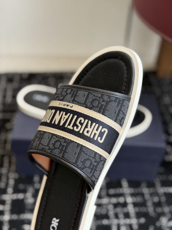 Dio* Sandal · 4