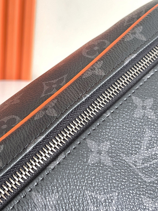 Louis Vuitton 4