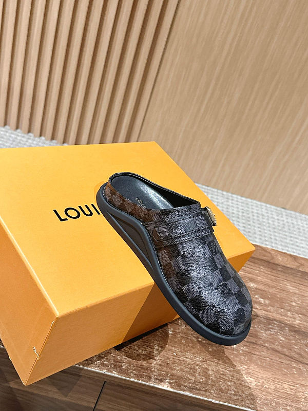 Louis Vuitton 4