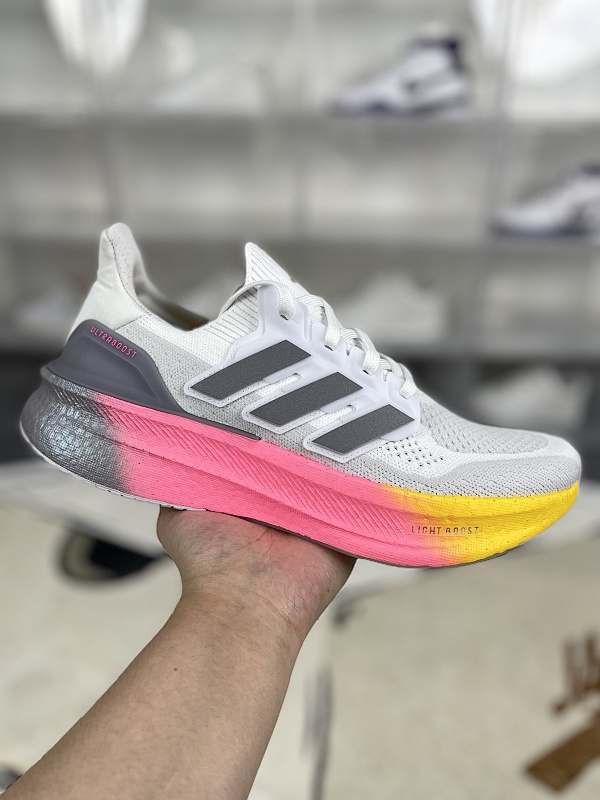 Adida* Ultraboost