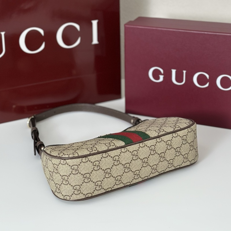 Gucc* · 4