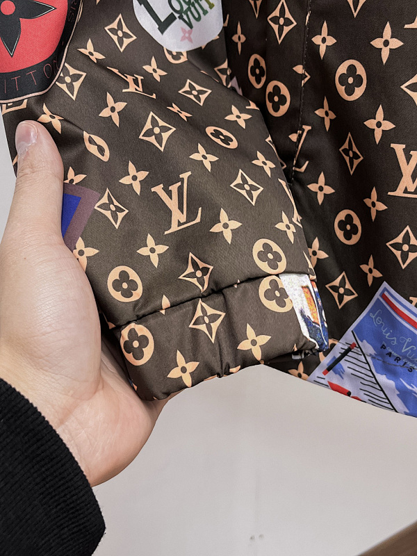 Louis Vuitton 9